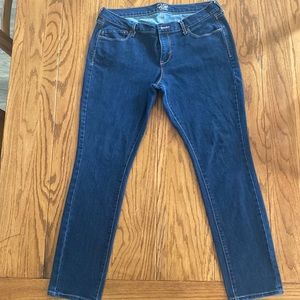 Old Navy Flirt Skinny Jeans